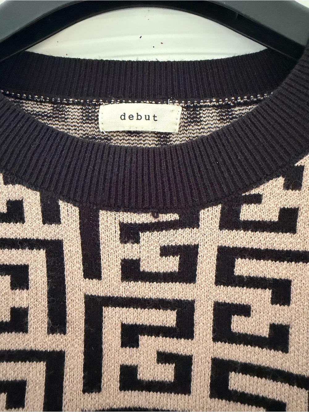debut Black and tan Geometric Crewneck Sweater - Picture 3 of 3